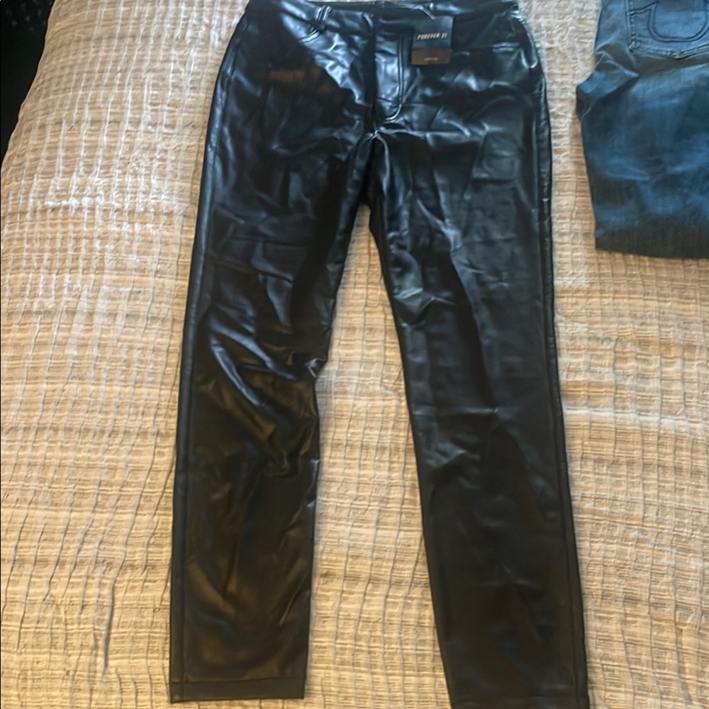 Forever 21 Black Skinny Pants